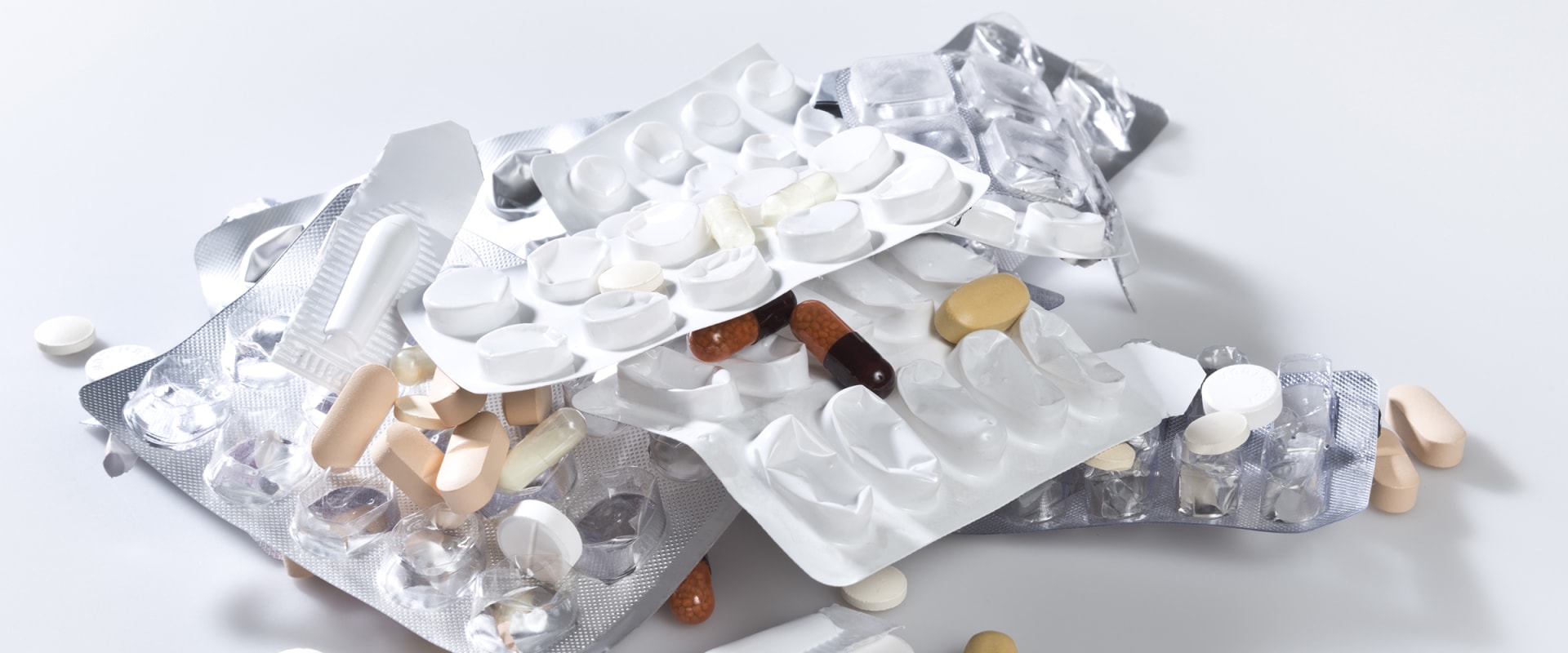 How to Safely Dispose of Expired Supplements and Medications